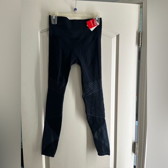 SPANX leggings - Picture 3 of 7